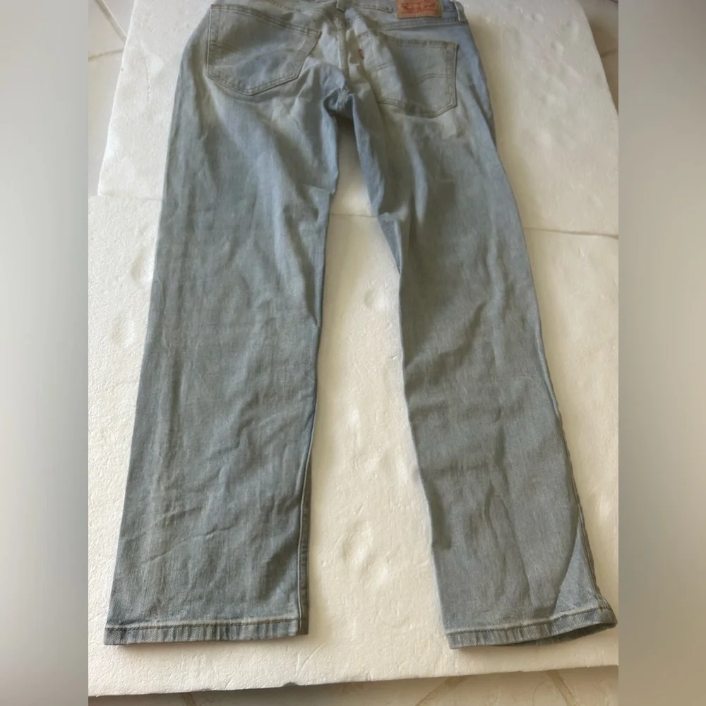 Levi’s light wash jeans 514